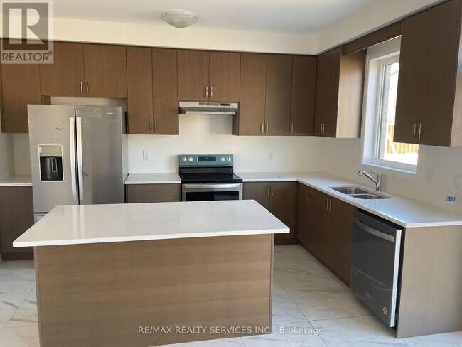 Building Photo - 21 Prince Philip Blvd