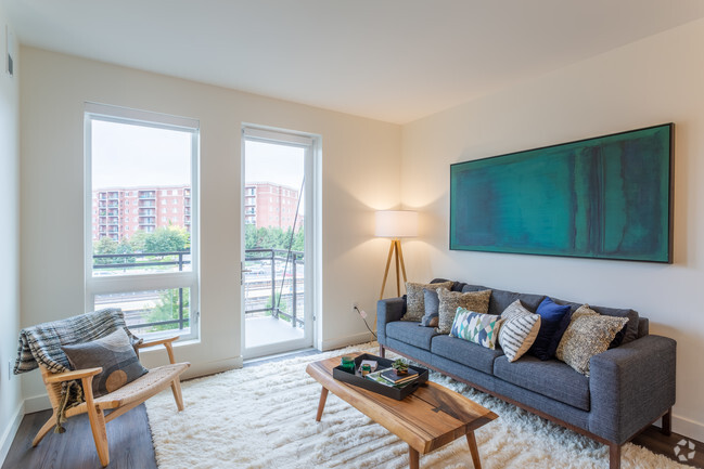 1BR,1BA,753SF - Ellison