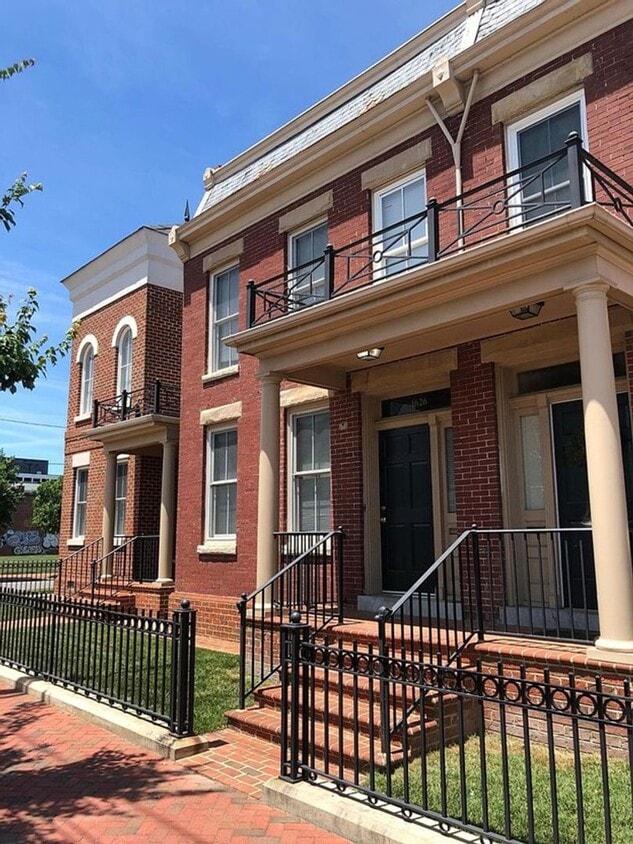 Spacious 3-Bed 3-Bath on Cary St. - Spacious 3-Bed 3-Bath on Cary St.