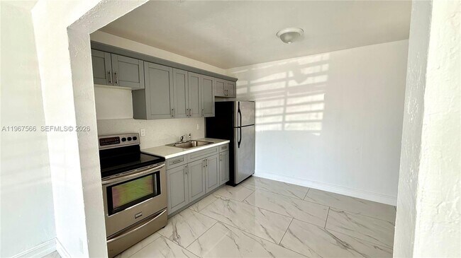 Foto del edificio - 2371 NW 61st St