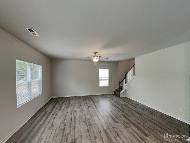 Foto del edificio - 3765 Streamside Dr