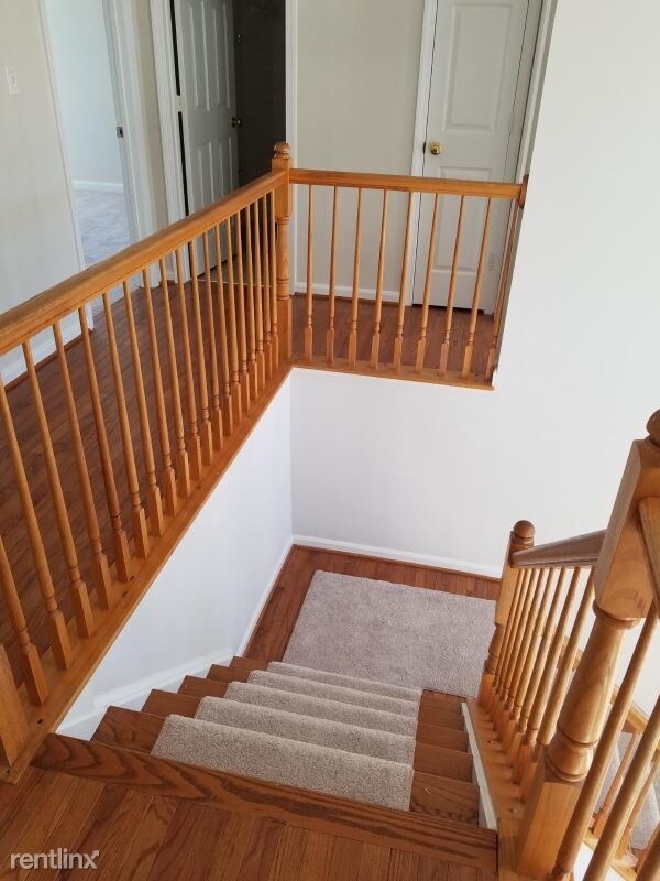 Building Photo - 5 br, 3 bath House - 9229 Matthew Dr