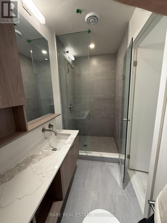 Photo du bâtiment - 110 Broadway Ave