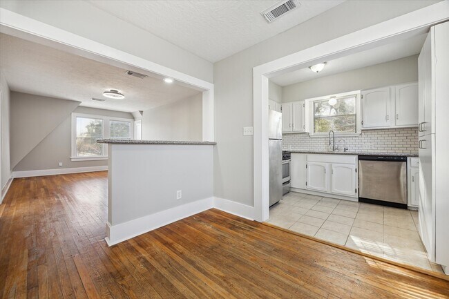 Foto del edificio - 1536 Michigan St