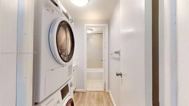 Building Photo - 4850 SW 63rd Terrace