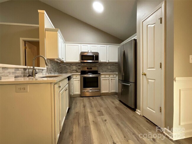 Building Photo - 13703 Shiella Caruth Dr