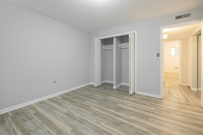 Foto del edificio - 109 E Holston Ln