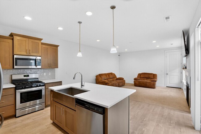 Foto del edificio - Modern Happy Valley Home with Open-Concept Living & Private Yard