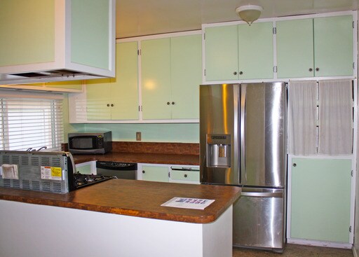Building Photo - 541 W Porter Ave