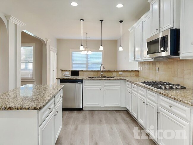 Foto del edificio - 317 Frostwood Trail