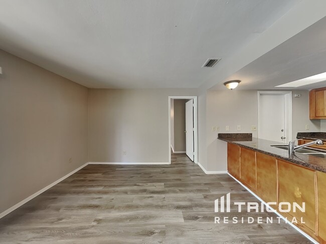 Building Photo - 730 College Hill Drive Clearwater FL