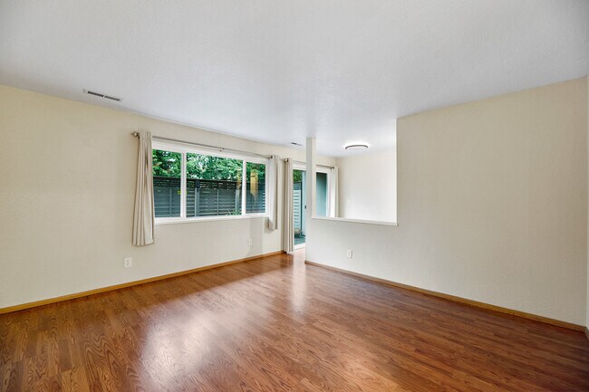 Building Photo - 9528 NE 180th St