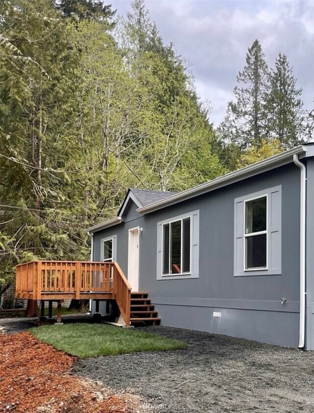 Foto principal - 9618 Mariner Dr NW