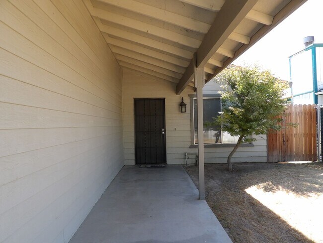 Foto del edificio - Cozy single story home for rent in Goshen