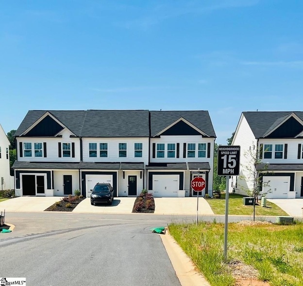 Photo - 100 Evergrace Wy Townhome