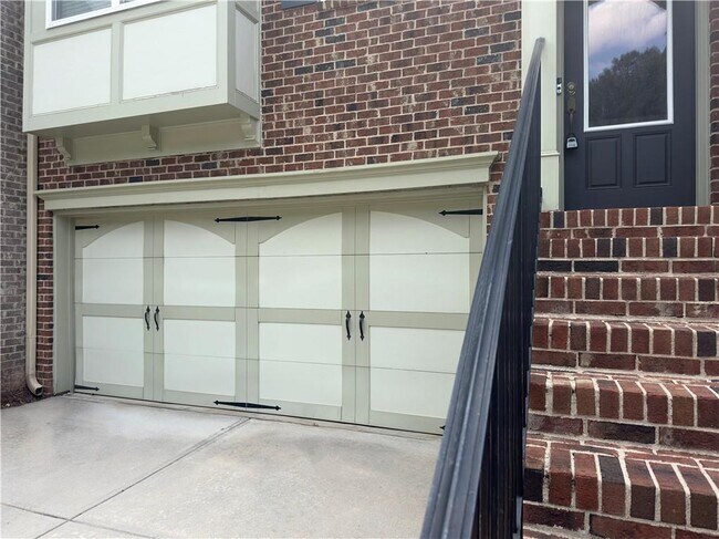 Building Photo - 2147 Yancy Ln