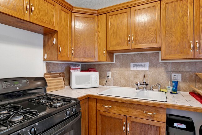 Foto del edificio - Cute Furnished Cottage close to NAS