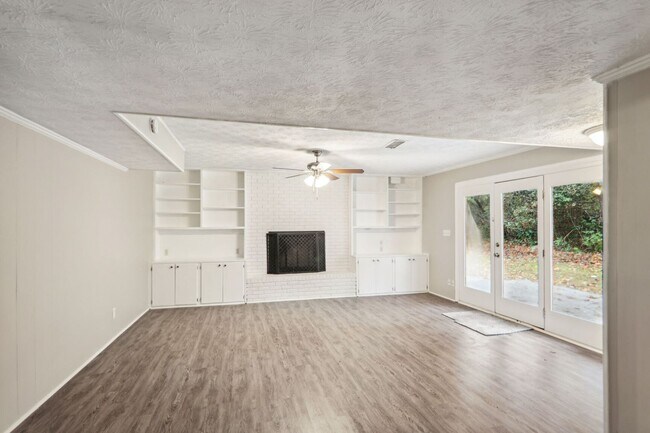 Building Photo - 1226 Coronada Drive