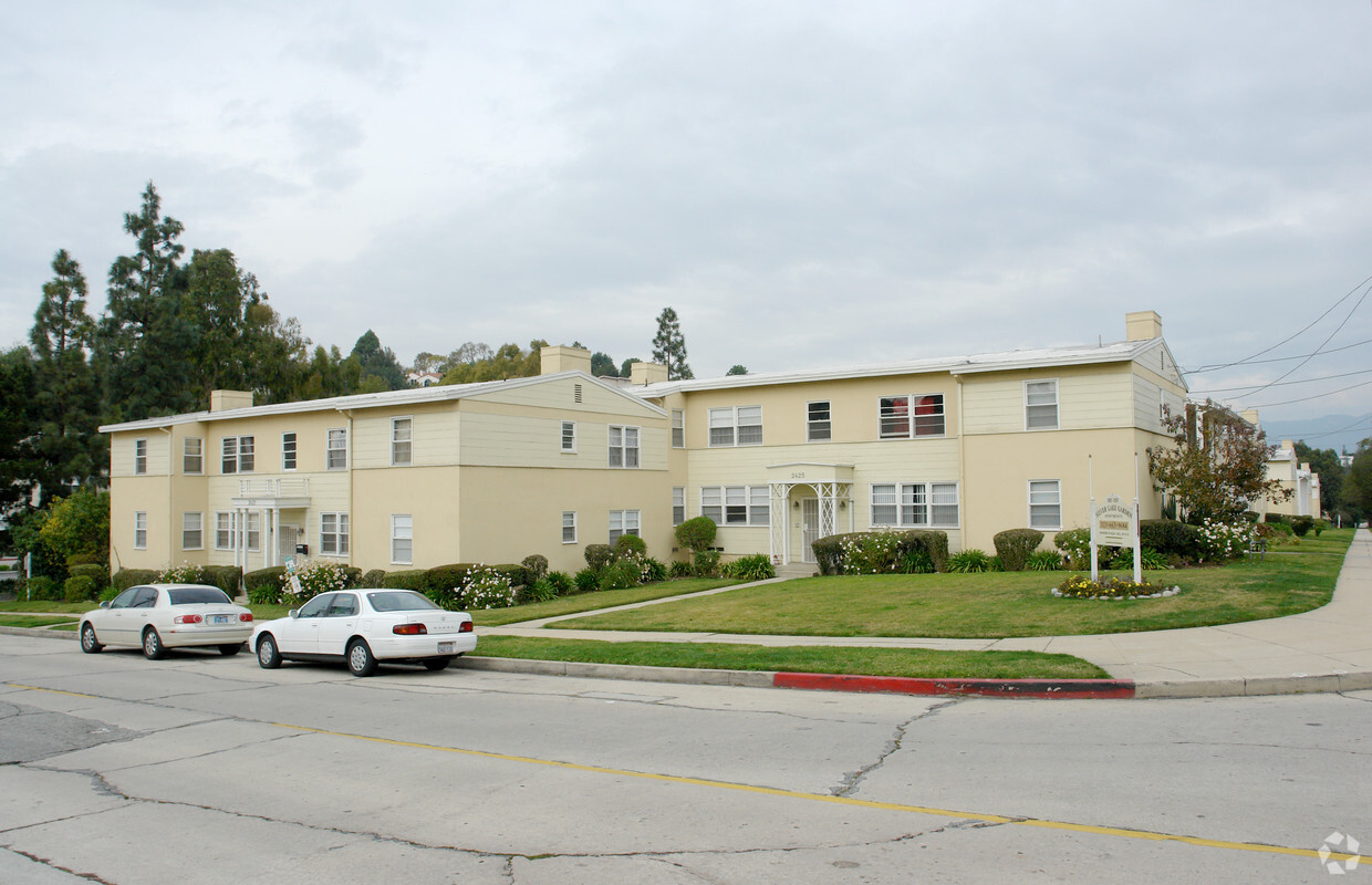 Building Photo - Silver Lake Garden Apartments