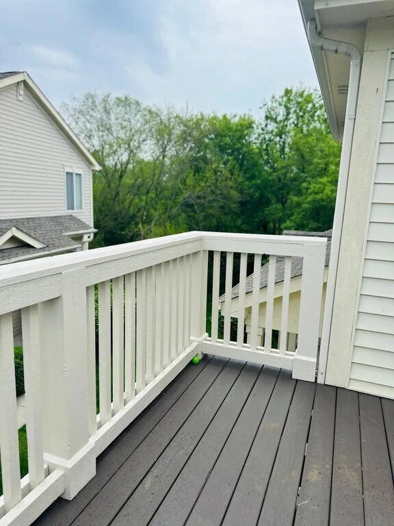 Deck - 6363 Commonwealth Dr