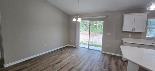 Foto del edificio - 1482 W Manchester Dr
