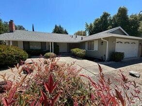 Building Photo - 724 Snowdon Ct