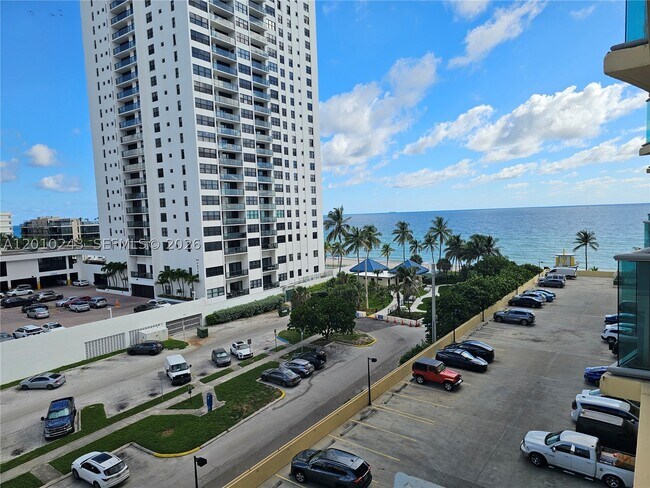 Building Photo - 2501 S Ocean Dr