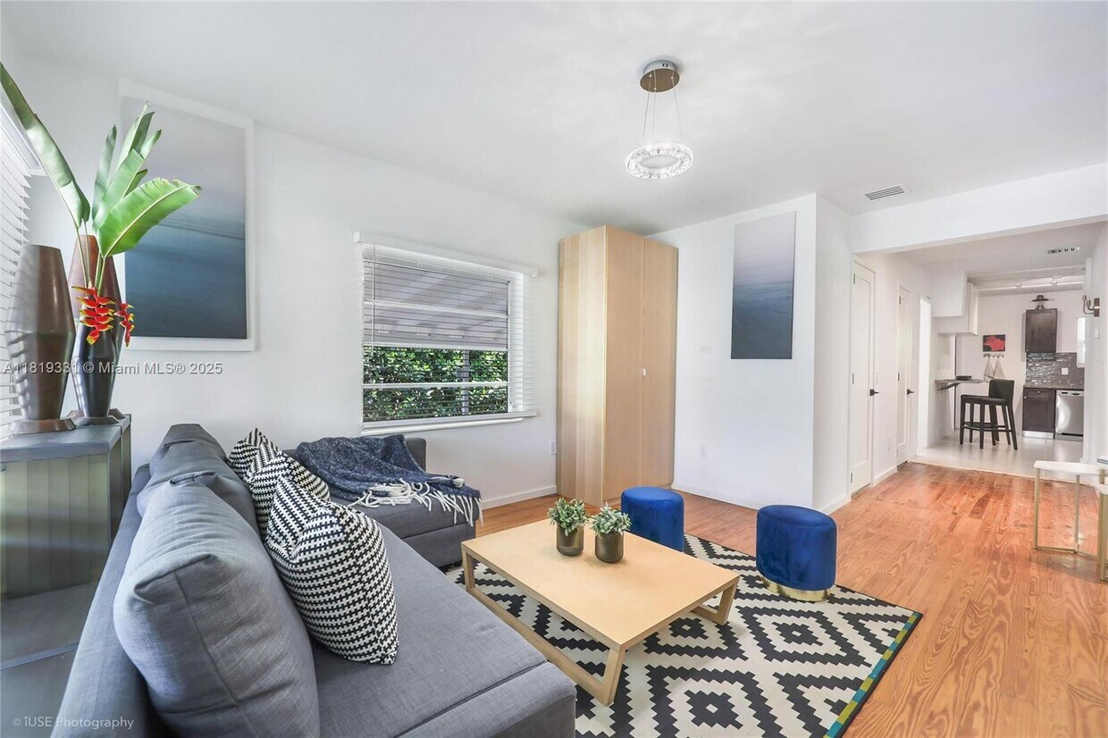 Foto principal - 3655 Oak Ave