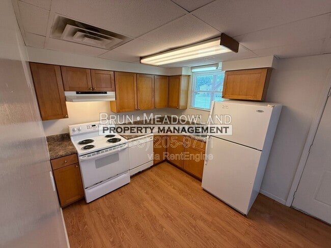 Building Photo - 1825 Meadowland Ln