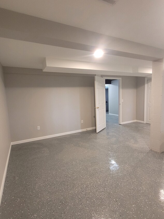 Livingroom - 111 E 19th St S
