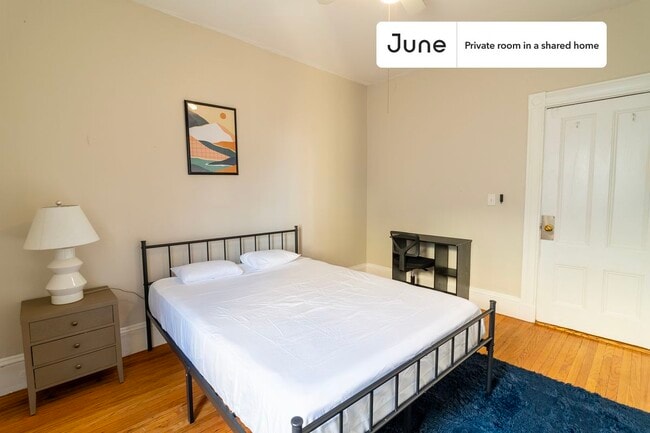 Building Photo - Room in Shared 4 bed/2 bath home