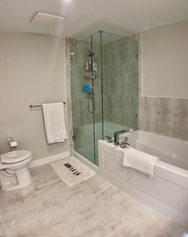Master Bathroom - 15436 31 Av