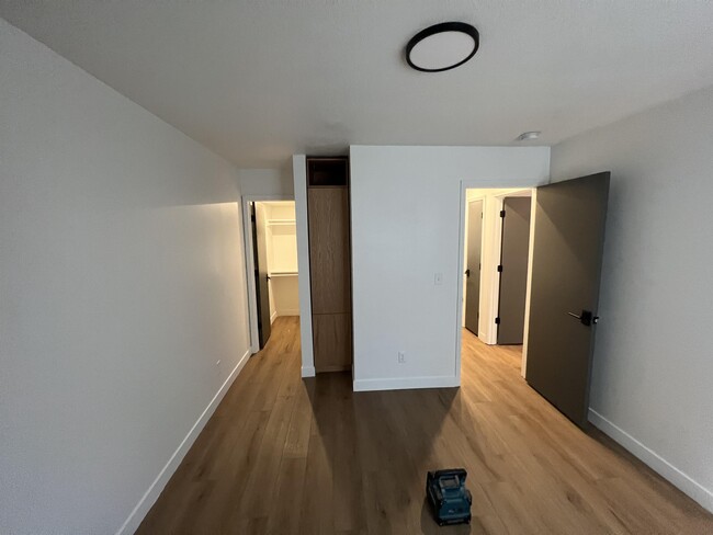 Foto del edificio - 1215 Bertrand St