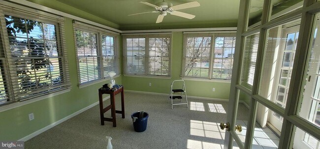Foto del edificio - 16891 Essex Rd
