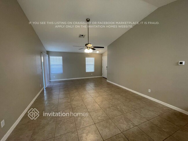 Foto del edificio - 2339 W Silver Creek Ln