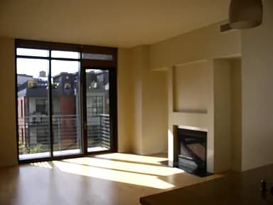 Building Photo - 922 NW 11th Ave