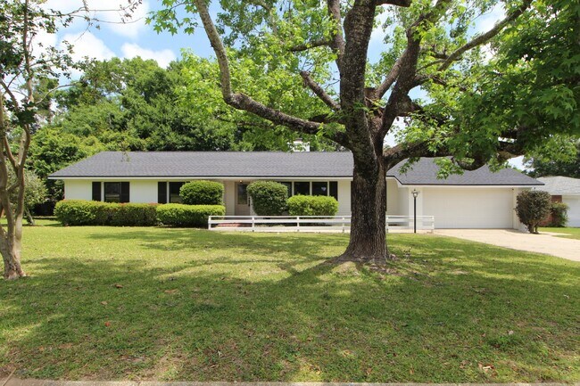 Building Photo - Furnished 3 bedroom 2 bath home in Cordova...