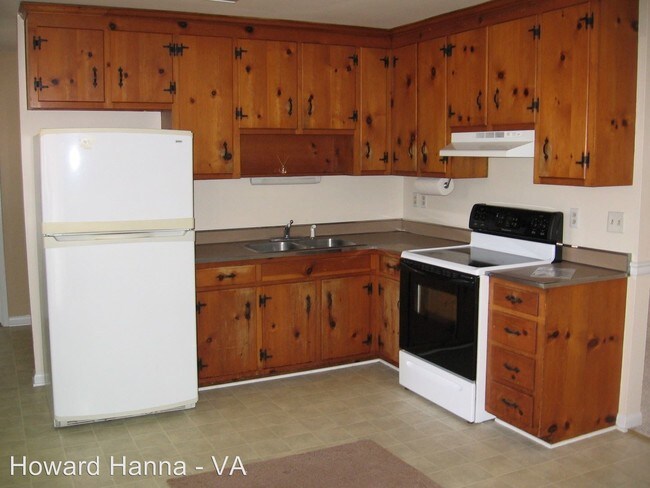 Building Photo - 3 br, 2 bath House - 220 Edgewood Drive