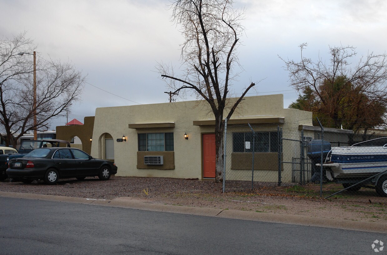 Building Photo - Desert Wells Apartments