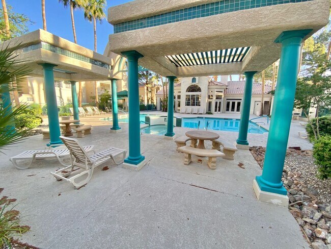 Foto del edificio - 2251 Wigwam Pkwy