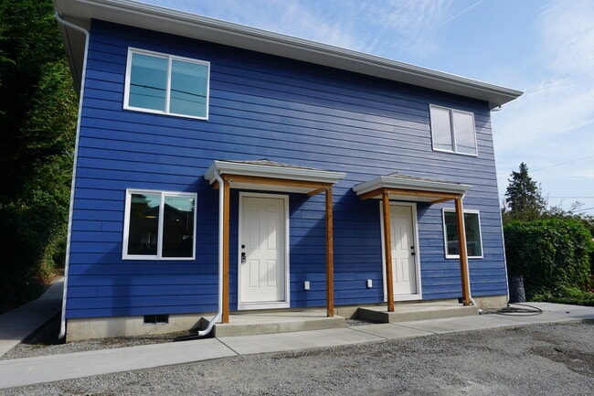 Building Photo - 3206 S 7th St