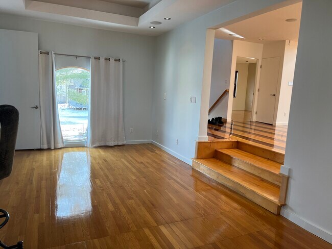 Sunk in dining room - 61 Plain St