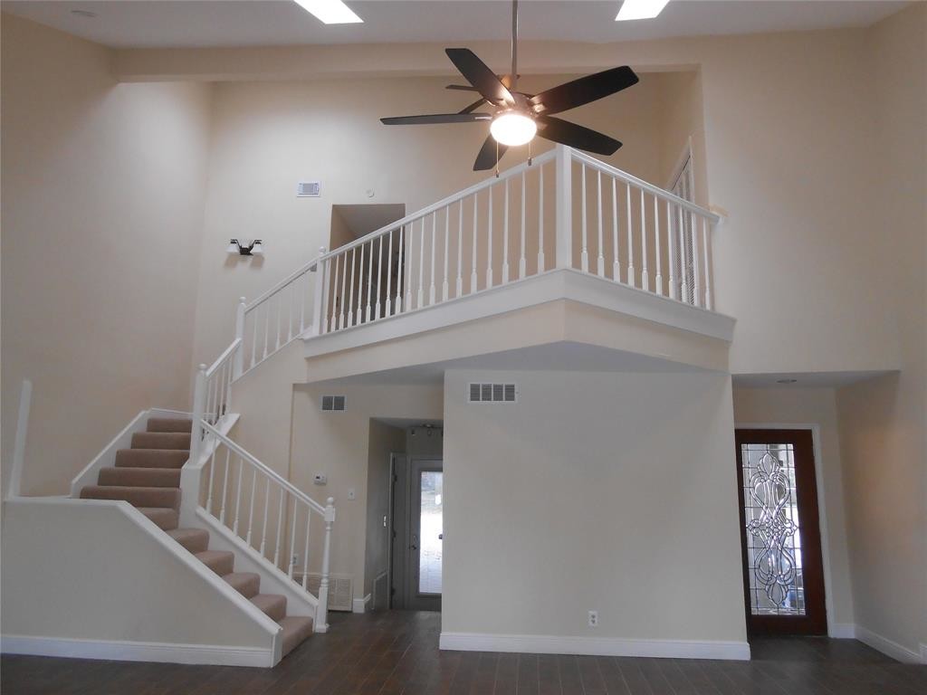 Primary Photo - 9400 Doliver Dr