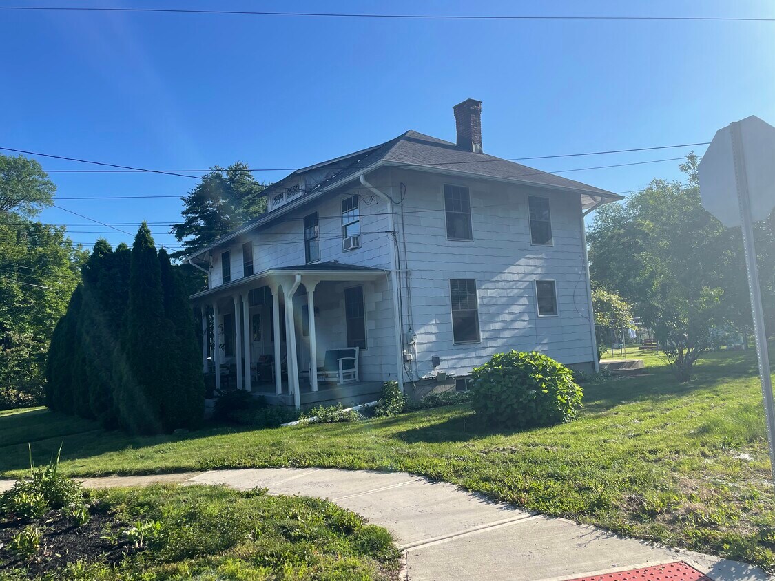 Primary Photo - 5 Maple Ave