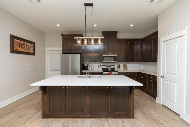Building Photo - 20690 Pleasant Oaks Dr