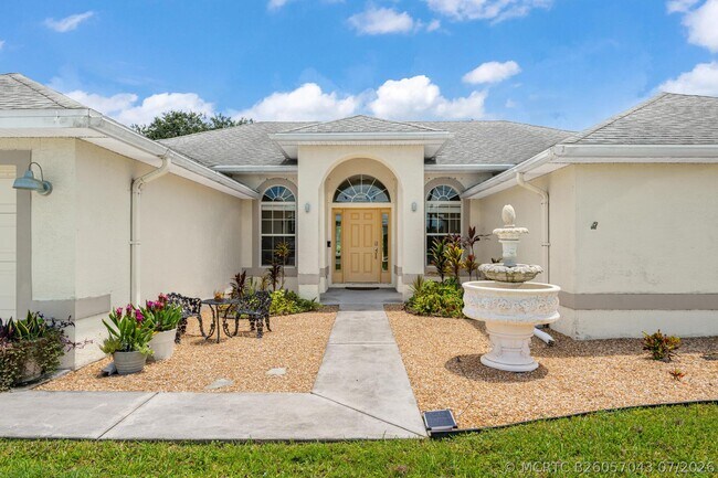 Foto del edificio - 5758 Benbow Ct