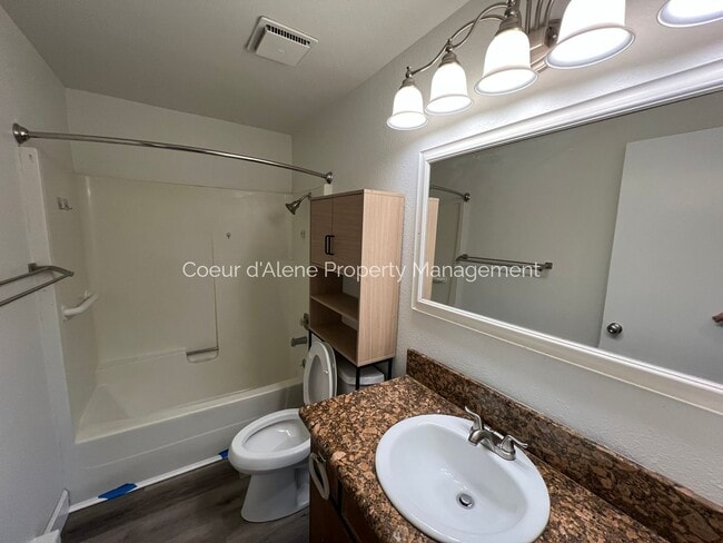 Building Photo - 14872 N Ohio St