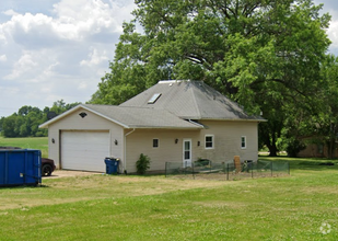 Building Photo - 109 Elite St