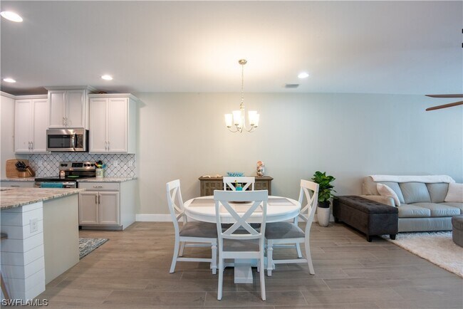 Building Photo - 14719 Edgewater Cir