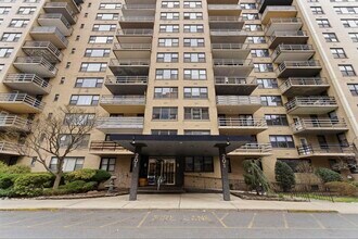 Building Photo - 201 St Pauls Ave